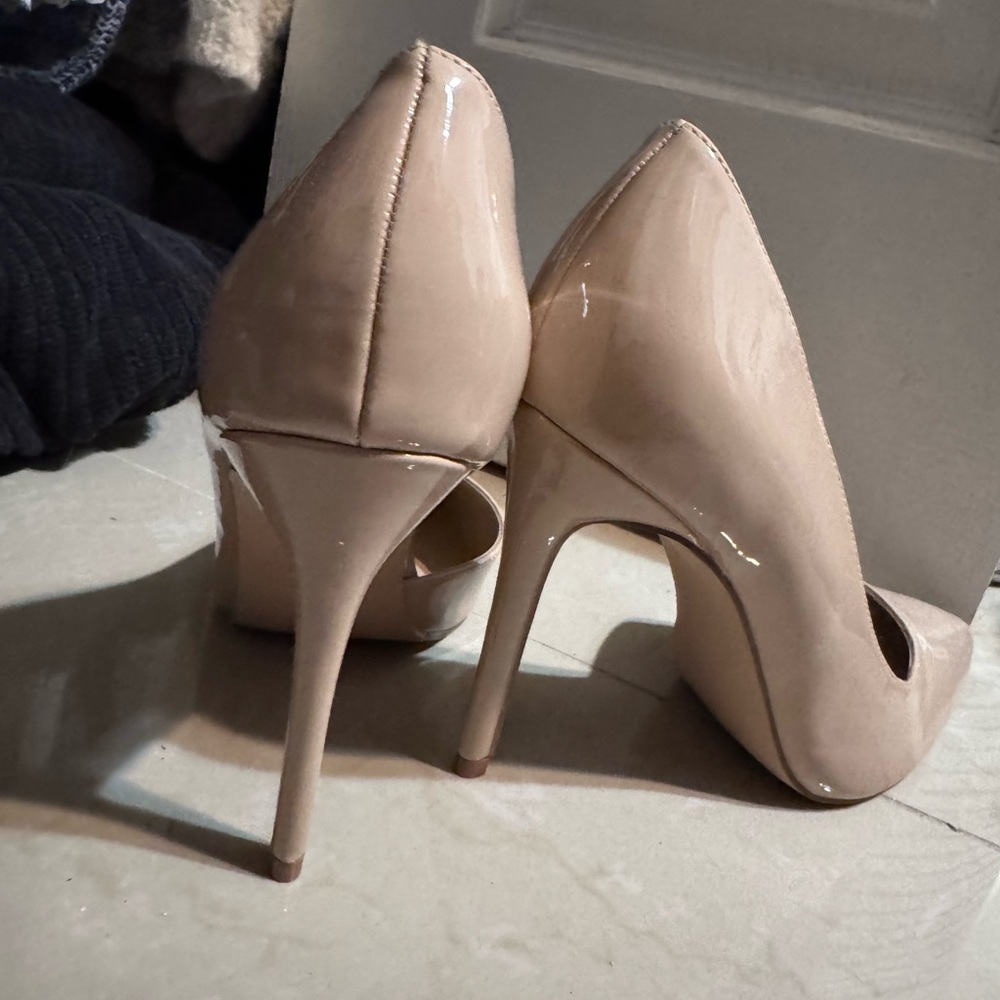 NWOT Shoedazzle Beige Pointed Heels - Picture 5 of 6